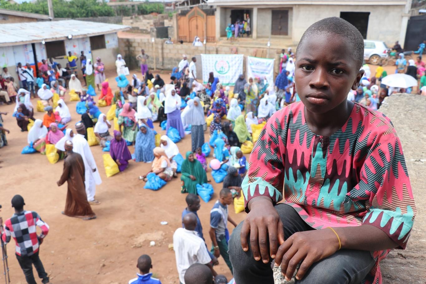 Nijerya'da yüzlerce mağdur aileye ramazan paketleri dağıtıldı